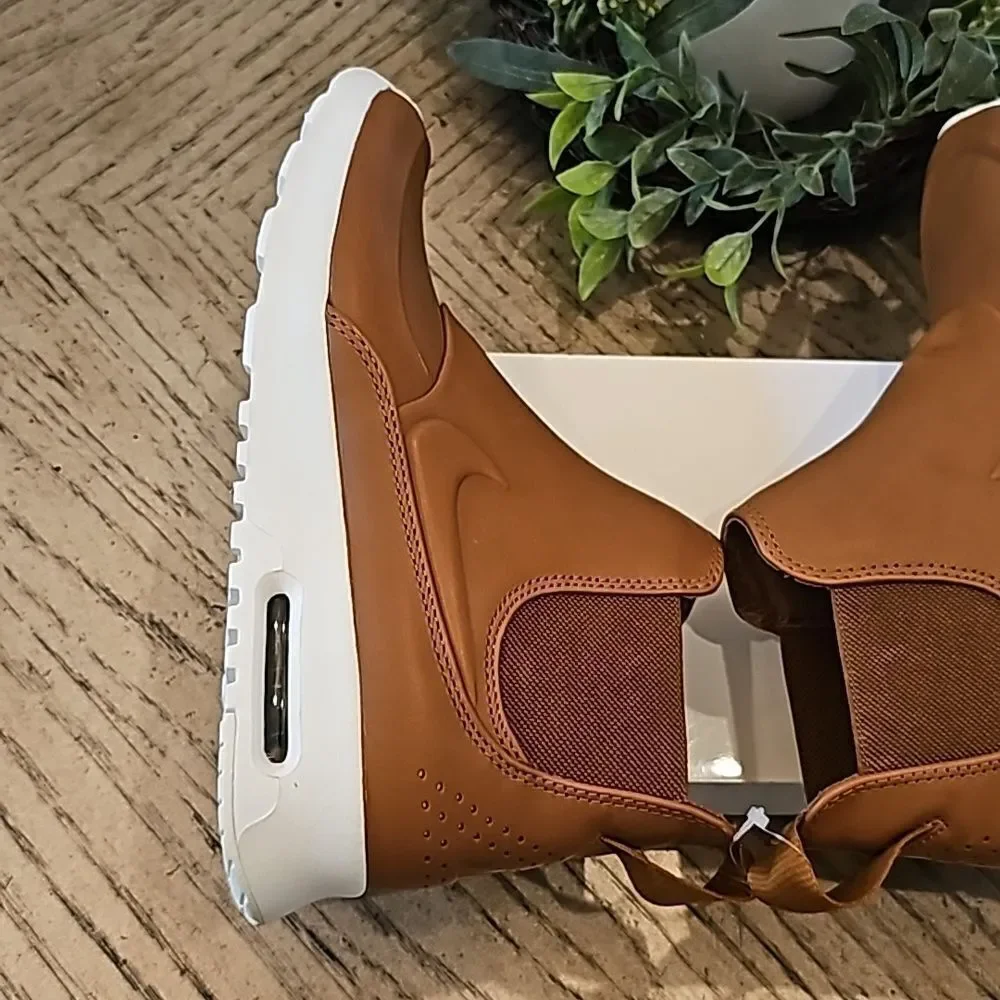 Nike Air Max NEW size 7 NWOT brown leather